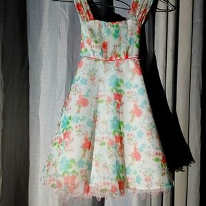 LITTLE GIRLS DRESSES